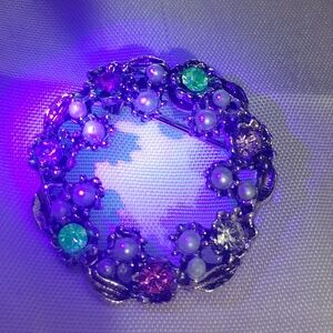 vintage pearl and rhinestone with 2 uranium rhinestones wreath brooch